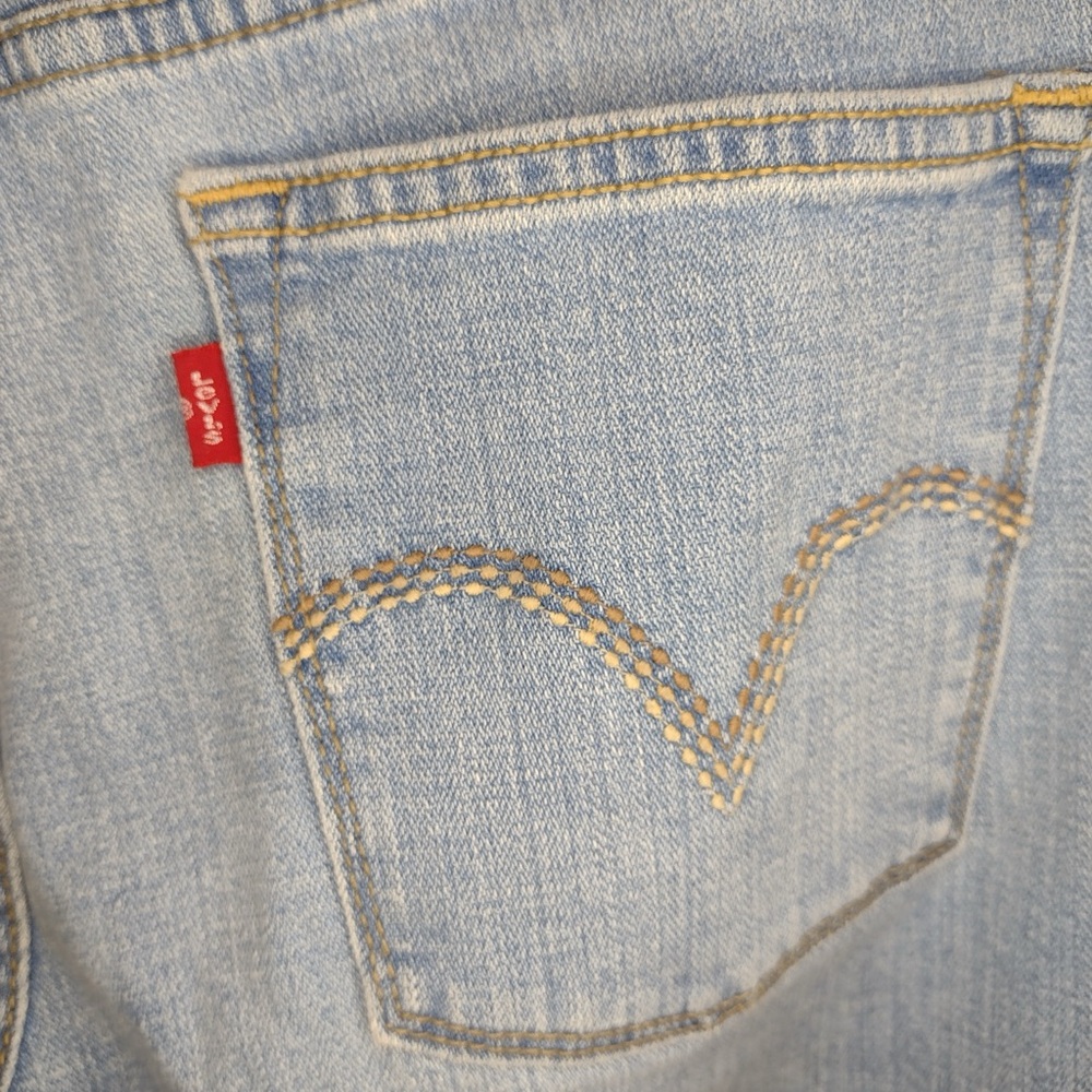 Levi's 515™ Capri Jeans Light Wash Denim Size 6 - Picture 6 of 9